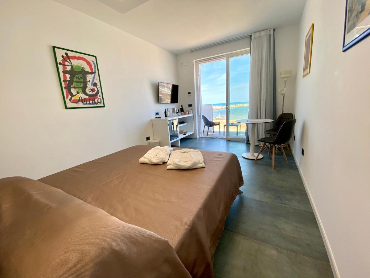 Marina Bay Suites Peschici Exterior foto